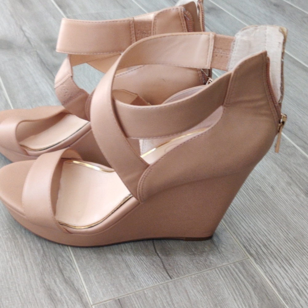 Jessica Simpson wedges